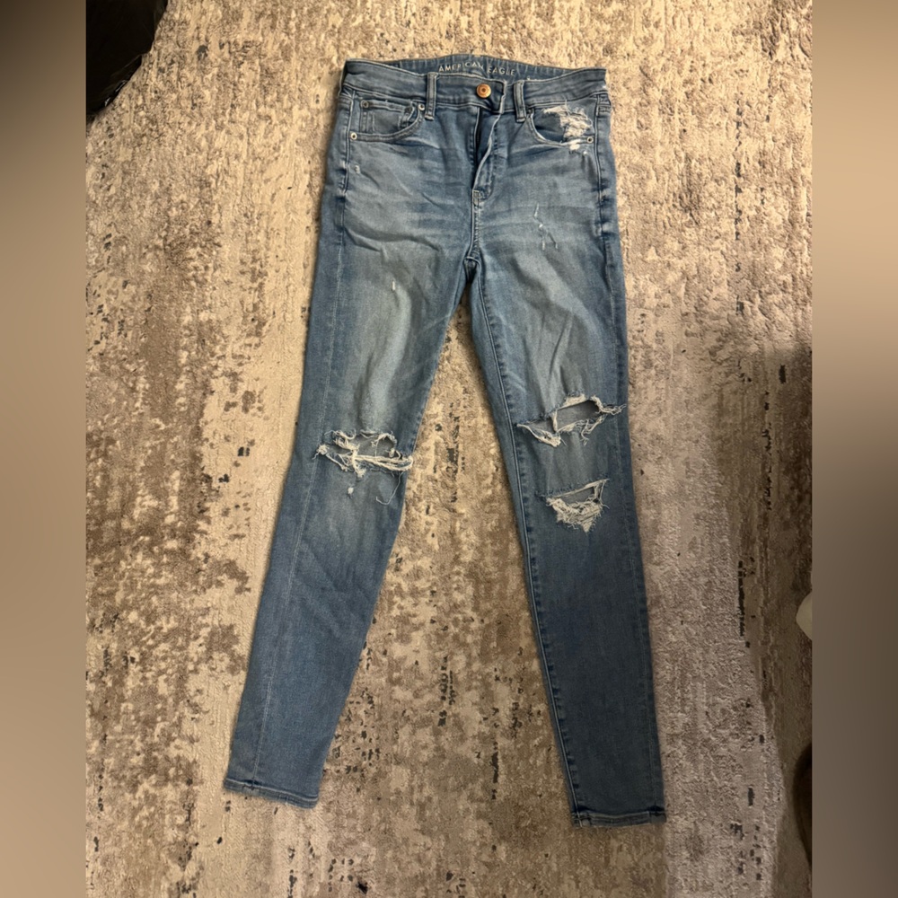 American Eagle Outfitters Light Blue Distressed Skinny Jeans